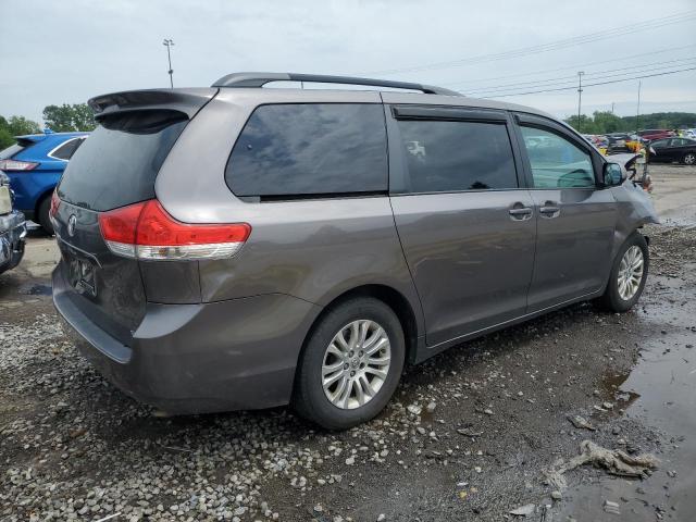 Photo 3 from auction – 2014 TOYOTA SIENNA XLE with VIN 5TDYK3DC6ES429330