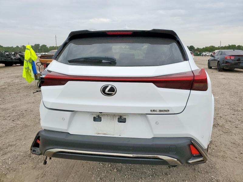 Photo 6 from auction – 2022 LEXUS UX 200 BAS with VIN JTHE3JBH7N2047381