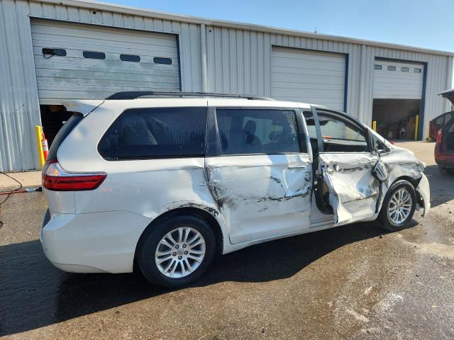 Photo 3 from auction – 2017 TOYOTA SIENNA XLE with VIN 5TDYZ3DC6HS807002