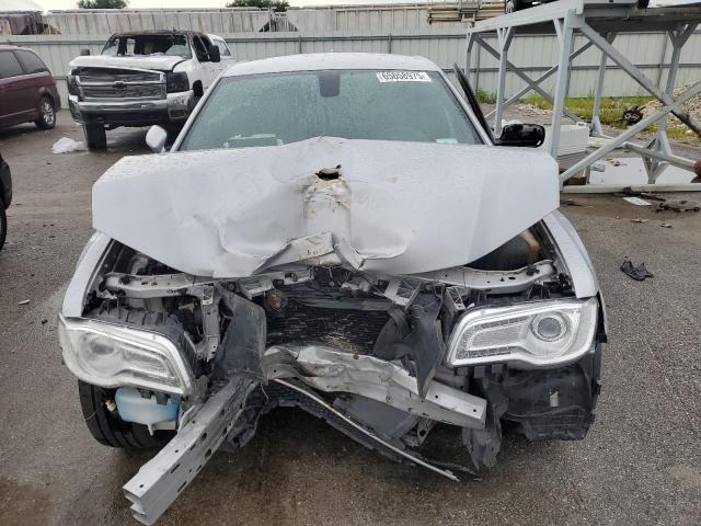 Photo 5 from auction – 2019 CHRYSLER 300 S with VIN 2C3CCABT6KH689837
