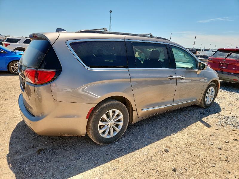 Photo 3 from auction – 2017 CHRYSLER PACIFICA T with VIN 2C4RC1BG5HR569605