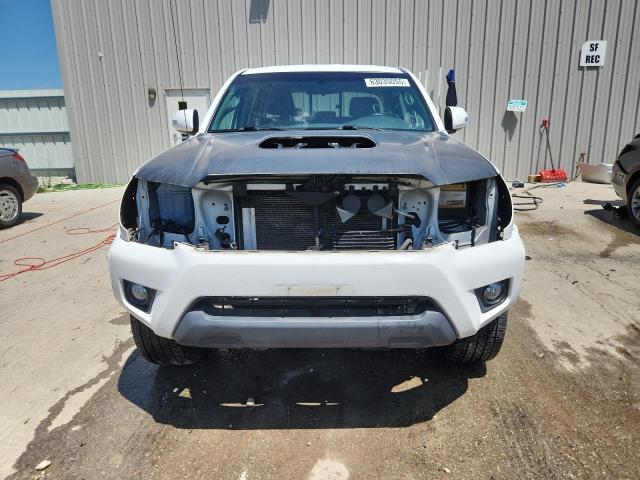 Photo 5 from auction – 2015 TOYOTA TACOMA DOU with VIN 3TMLU4EN5FM189733