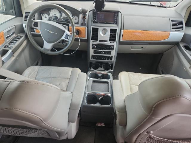 Photo 8 from auction – 2010 CHRYSLER TOWN & COU with VIN 2A4RR7DXXAR494026