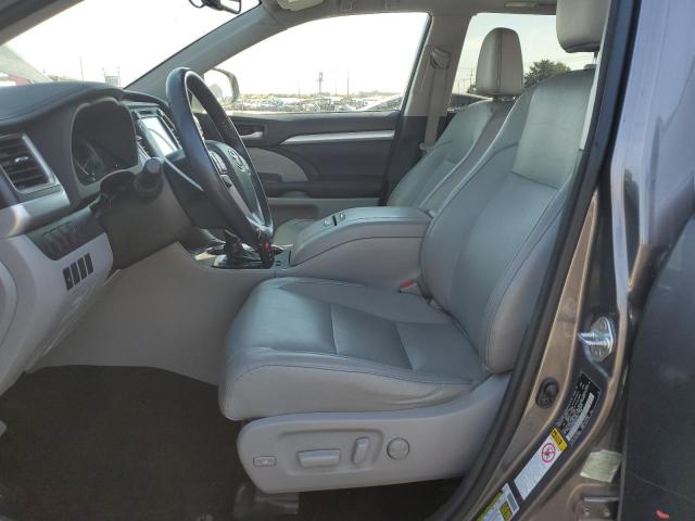Photo 7 from auction – 2016 TOYOTA HIGHLANDER with VIN 5TDJKRFHXGS352719