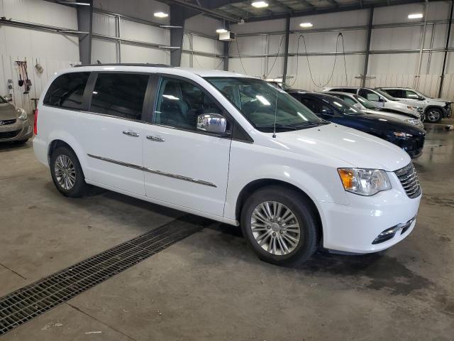 Photo 4 from auction – 2015 CHRYSLER TOWN & COU with VIN 2C4RC1CG0FR755743