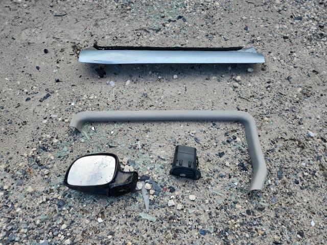 Photo 13 from auction – 2005 DODGE GRAND CARAVAN with VIN 1D4GP24RX5B421303