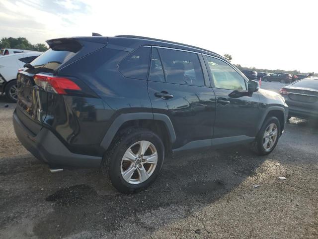 Photo 3 from auction – 2019 TOYOTA RAV4 XLE with VIN JTMW1RFV9KD010293