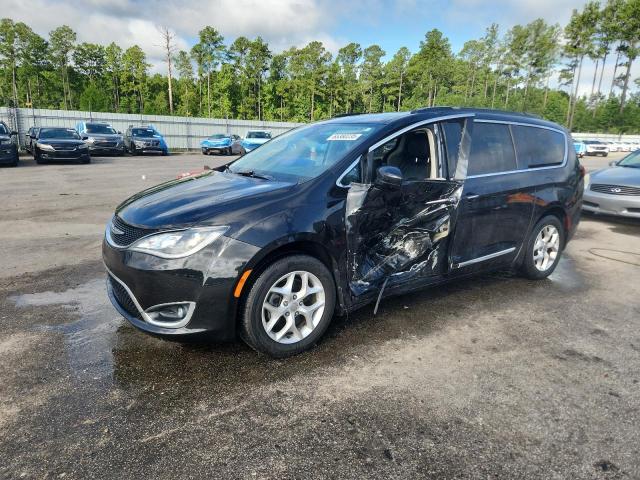 CHRYSLER PACIFICA T 2017 with VIN 2C4RC1BG5HR820638 - Photo from auction