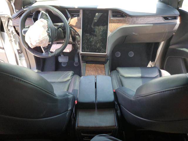 Photo 8 from auction – 2020 TESLA MODEL X with VIN 5YJXCAE29LF306836