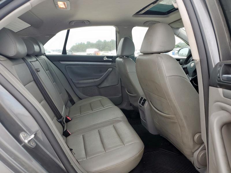 Photo 10 from auction – 2007 VOLKSWAGEN JETTA WOLF with VIN 3VWEF71K97M160153