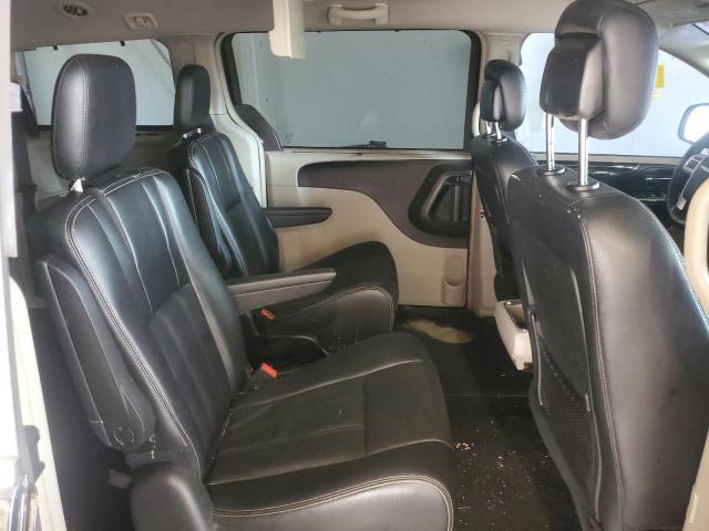 Photo 11 from auction – 2015 CHRYSLER TOWN & COU with VIN 2C4RC1BG4FR505276