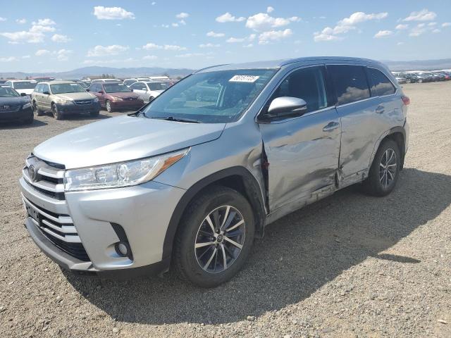 TOYOTA HIGHLANDER 2018 with VIN 5TDJZRFH6JS551575 - Photo from auction