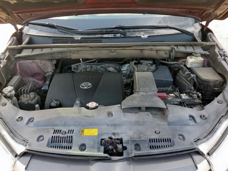 Zdjęcie 12 z aukcji – 2018 TOYOTA HIGHLANDER z VIN 5TDKZRFH3JS282150