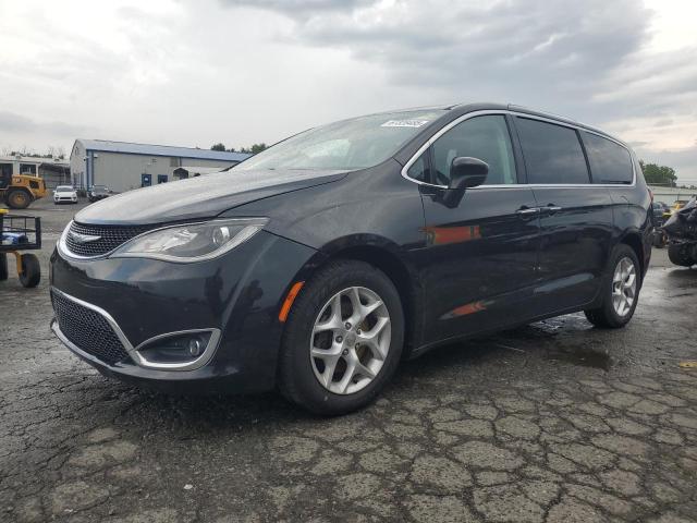 CHRYSLER PACIFICA T 2017 with VIN 2C4RC1BGXHR777379 - Photo from auction