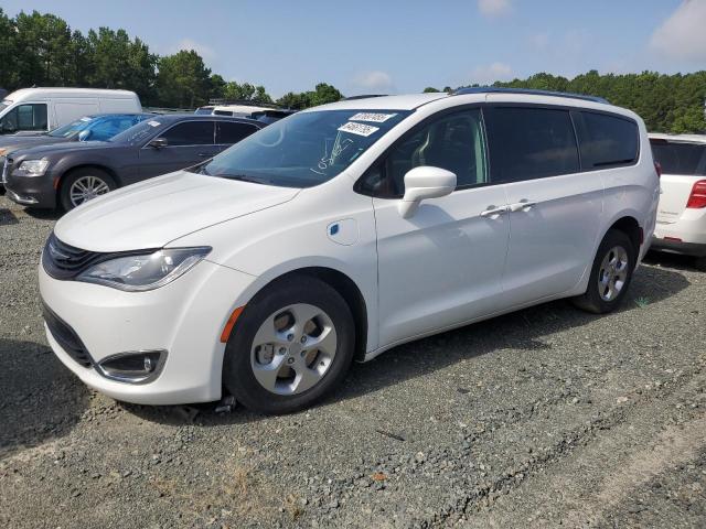 CHRYSLER PACIFICA 2018 with VIN 2C4RC1L72JR105627 - Photo from auction