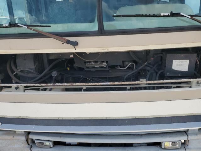 Photo 7 from auction – 1996 FLEETWOOD BOUNDER 36S with VIN 1GBLP37J9T3314746