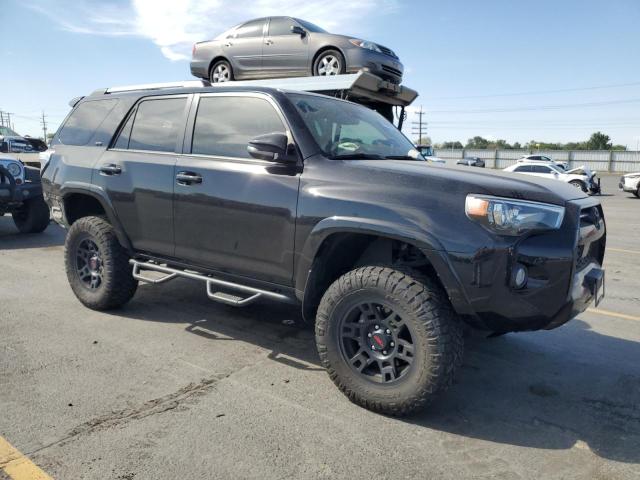 Photo 4 from auction – 2020 TOYOTA 4RUNNER with VIN JTEBU5JR0L5753005