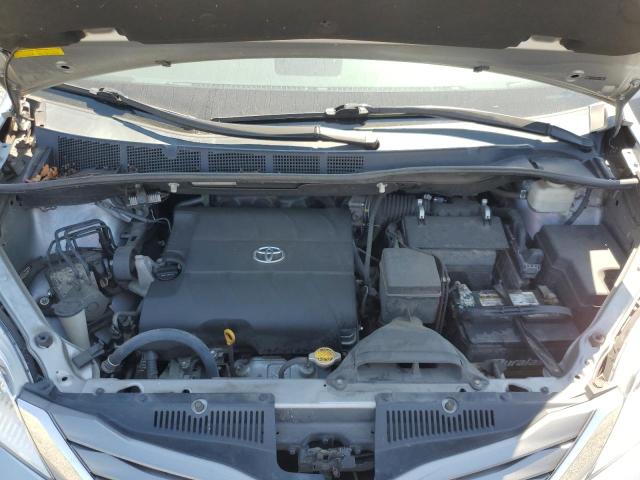 Photo 12 from auction – 2012 TOYOTA SIENNA XLE with VIN 5TDYK3DCXCS238944