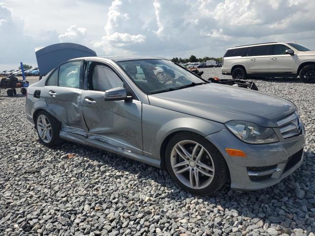 Photo 4 from auction – 2013 MERCEDES-BENZ C with VIN WDDGF4HB6DR264552