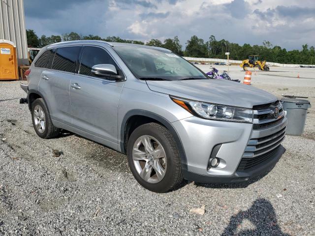 Photo 4 from auction – 2017 TOYOTA HIGHLANDER with VIN 5TDYZRFH6HS227339