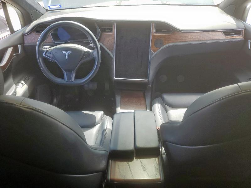 Photo 8 from auction – 2020 TESLA MODEL X with VIN 5YJXCBE25LF305236