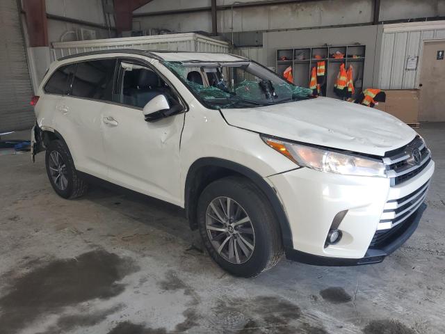 Photo 4 from auction – 2019 TOYOTA HIGHLANDER with VIN 5TDJZRFH8KS597507