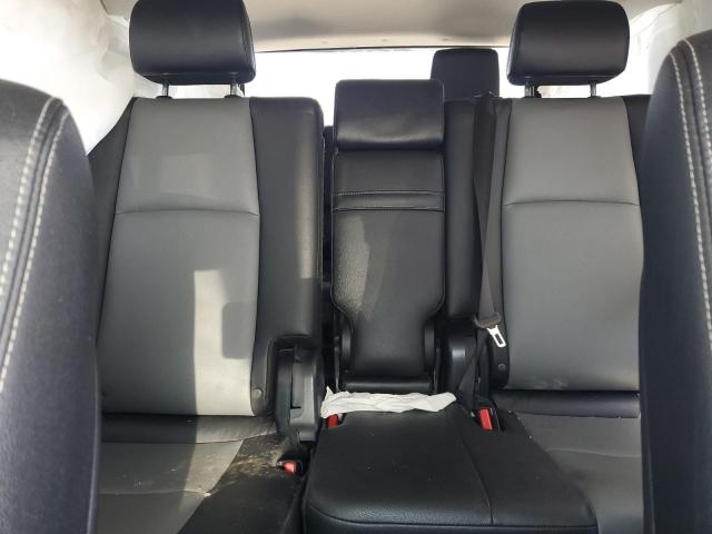 Photo 10 from auction – 2018 TOYOTA 4RUNNER SR with VIN JTEBU5JRXJ5603738