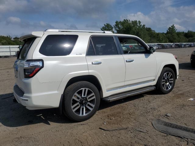 Photo 3 from auction – 2018 TOYOTA 4RUNNER SR with VIN JTEBU5JR9J5557335