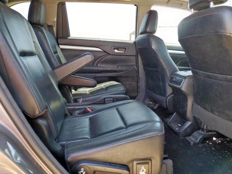 Photo 11 from auction – 2017 TOYOTA HIGHLANDER with VIN 5TDKZRFH6HS213527