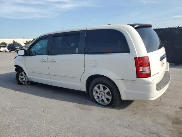 Photo 2 from auction – 2010 CHRYSLER TOWN & COU with VIN 2A4RR2D12AR464162