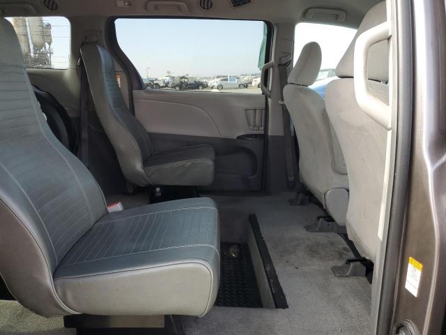 Photo 11 from auction – 2019 TOYOTA SIENNA with VIN 5TDZZ3DC6KS988985