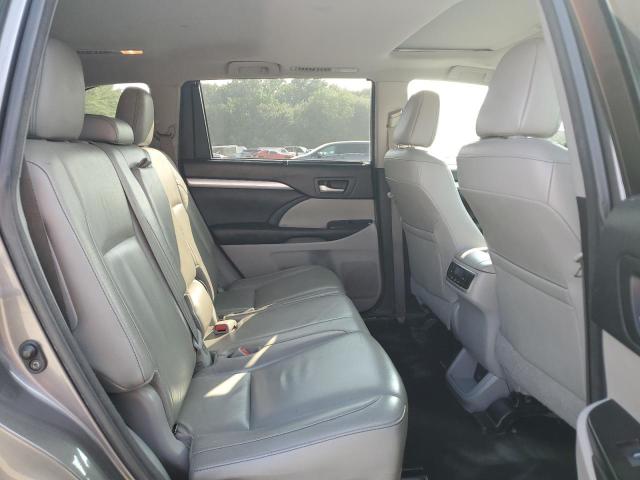 Photo 11 from auction – 2017 TOYOTA HIGHLANDER with VIN 5TDJGRFH2HS034337