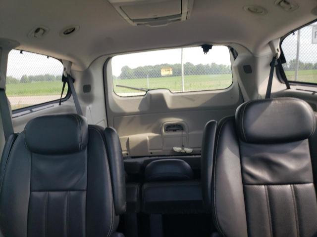 Photo 10 from auction – 2010 CHRYSLER TOWN & COU with VIN 2A4RR8DX2AR366837