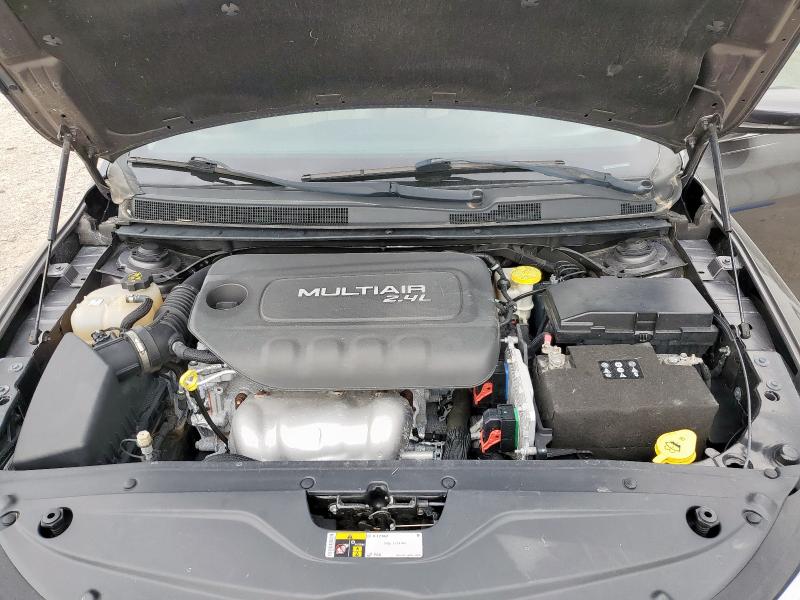 Photo 11 from auction – 2015 CHRYSLER 200 LIMITE with VIN 1C3CCCAB5FN594946