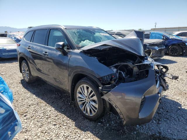 Photo 4 from auction – 2022 TOYOTA HIGHLANDER with VIN 5TDFZRBH7NS232882