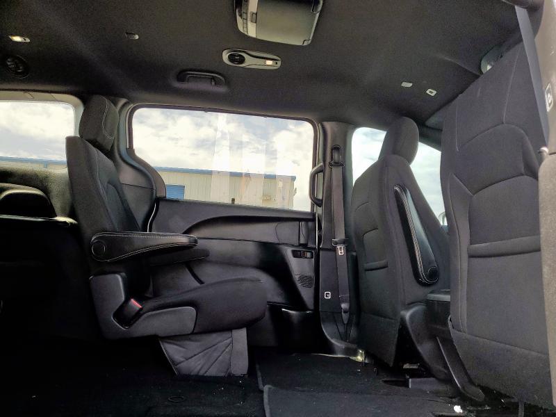 Photo 11 from auction – 2019 CHRYSLER PACIFICA T with VIN 2C4RC1FG9KR654268