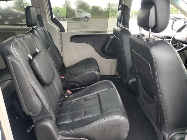 Photo 11 from auction – 2016 CHRYSLER TOWN & COU with VIN 2C4RC1BG5GR240336