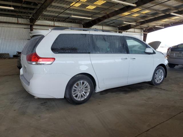 Photo 3 from auction – 2013 TOYOTA SIENNA XLE with VIN 5TDYK3DC8DS335433