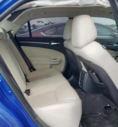 Photo 10 from auction – 2018 CHRYSLER 300 LIMITE with VIN 2C3CCAEGXJH257913