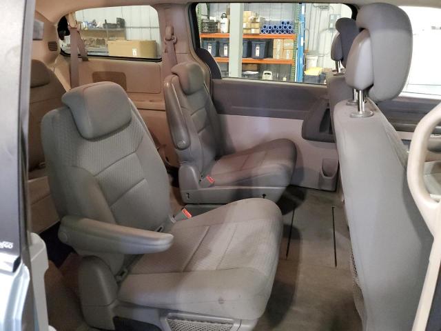 Photo 11 from auction – 2010 CHRYSLER TOWN & COU with VIN 2A4RR2D16AR330223