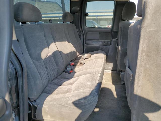 Photo 10 from auction – 2004 CHEVROLET SILVERADO with VIN 2GCEC19V241110415