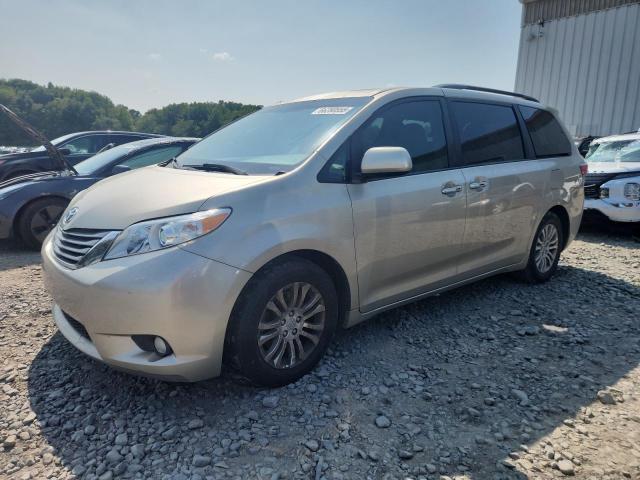 TOYOTA SIENNA XLE 2017 with VIN 5TDYZ3DC5HS791035 - Photo from auction