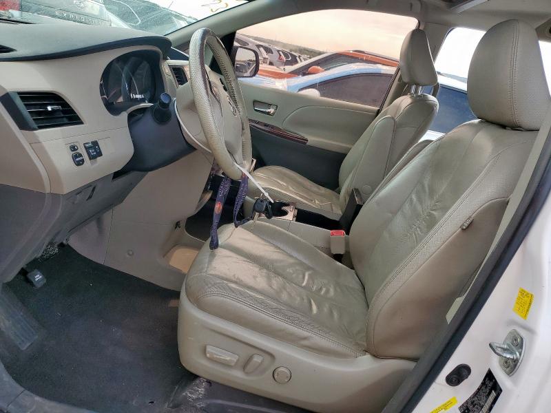 Photo 7 from auction – 2011 TOYOTA SIENNA XLE with VIN 5TDYK3DC9BS058577