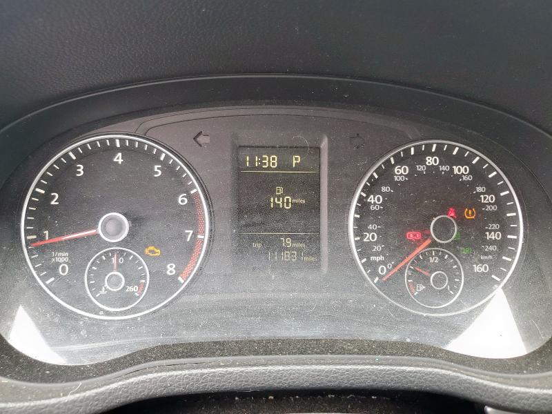Photo 9 from auction – 2015 VOLKSWAGEN PASSAT S with VIN 1VWAT7A3XFC083518