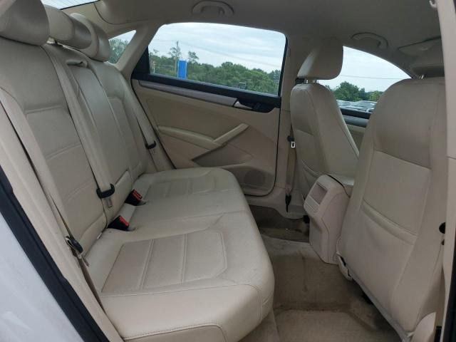 Photo 10 from auction – 2015 VOLKSWAGEN PASSAT S with VIN 1VWAT7A39FC116508