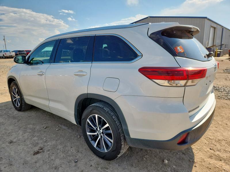 Photo 2 from auction – 2018 TOYOTA HIGHLANDER with VIN 5TDKZRFH0JS546957