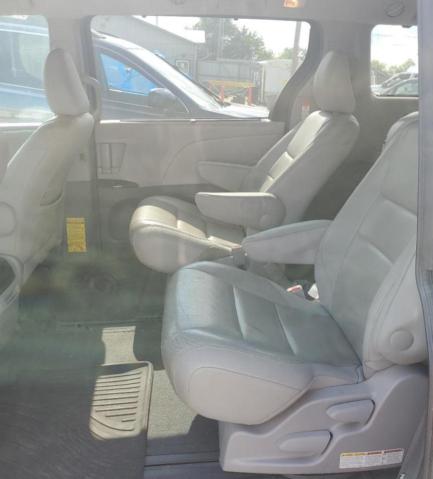 Photo 10 from auction – 2015 TOYOTA SIENNA XLE with VIN 5TDYK3DC2FS577637