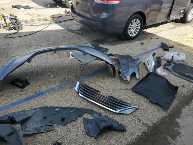 Photo 13 from auction – 2013 TOYOTA SIENNA XLE with VIN 5TDYK3DC2DS363647