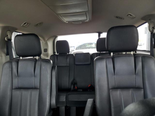 Photo 10 from auction – 2016 CHRYSLER TOWN & COU with VIN 2C4RC1BG1GR280302