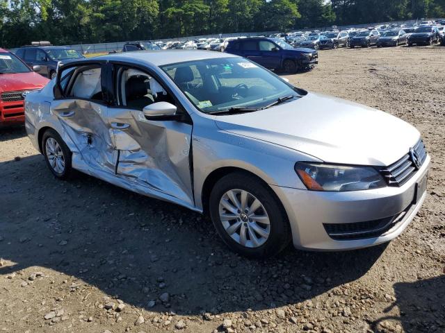 Photo 4 from auction – 2015 VOLKSWAGEN PASSAT S with VIN 1VWAT7A39FC003092